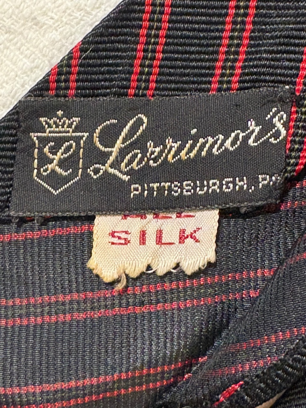 Vintage Larrimor's Pittsburgh Striped Skinny Necktie 2.5" Made in USA Black Red